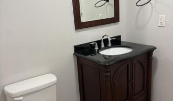 417 S Lincoln Ave, Aurora, MO 65605