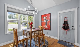 2 Wood Path Ln, Arden, NC 28704