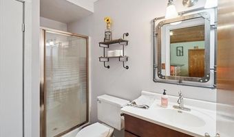 583 Market St, Algonac, MI 48001