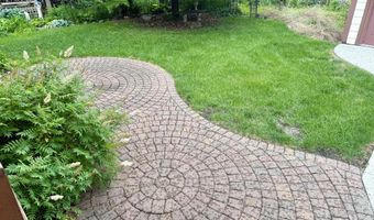 911 Ridgewood Ave, Ames, IA 50010