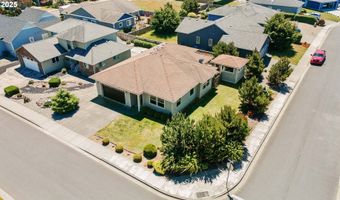 847 CARTER St, Bandon, OR 97411
