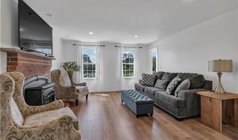 6 Fleuette Dr, Bellingham, MA 02019