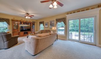 2 Warren Gln, Burlington, CT 06013