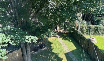 5 Ellwood Pl, Newport, RI 02840