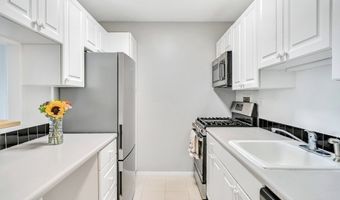 8 Whittier Place 4J, Boston, MA 02114