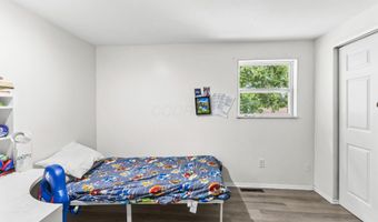 5044 Albany Dr, Columbus, OH 43232