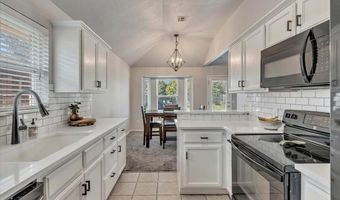 21855 Pioneer Cir, Edmond, OK 73012