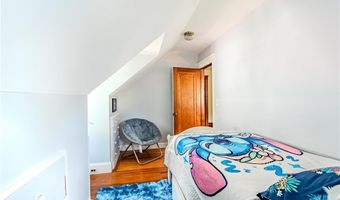 17 Marden St, Cranston, RI 02910