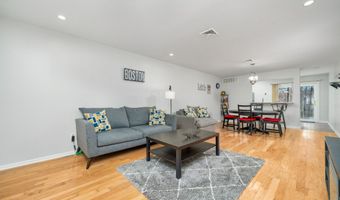 39 Manorwood Dr 39, Branford, CT 06405