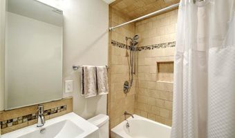 6 Kenmore Ct, Barrington, RI 02806