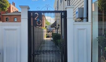 20 State St 4, Bristol, RI 02809