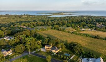 16 Sachuest Dr, Middletown, RI 02842