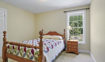 21 Wiggin Rd, Bedford, NH 03110
