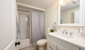 1065 Bedford St, Abington, MA 02351