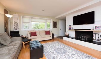 6789 LITTLE FALLS Rd, Arlington, VA 22213
