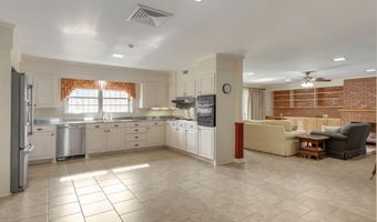 1215 N State St, Abbeville, LA 70510
