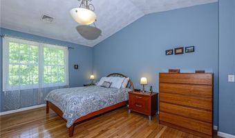 394 Westmoreland Ln, North Kingstown, RI 02852