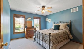 12581 Dover Dr, Apple Valley, MN 55124