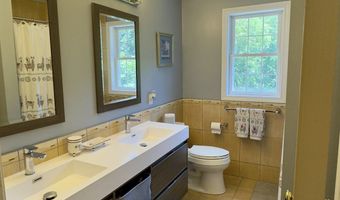 355 Oregon Rd, Cheshire, CT 06410