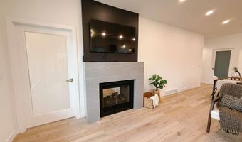 1002 Abby Rd, Alton, IA 51003