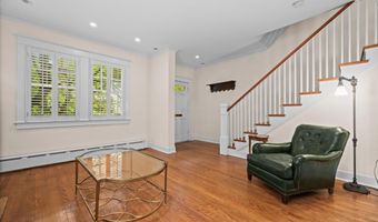 3301 NW DENT Pl NW, Washington, DC 20007