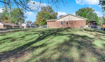 324 Norwich Ct, Ballwin, MO 63011