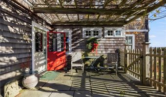 41 Walcott Ave, Jamestown, RI 02835
