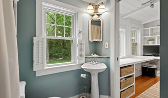 259 Middle Rd, Falmouth, ME 04105