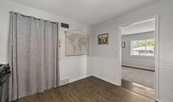 237 Maple Dr, Columbus, OH 43228