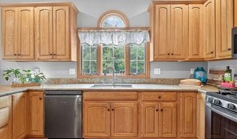 5061 Sandhill Rd, Almont, MI 48003
