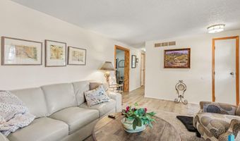 208 E Short St, Beresford, SD 57004