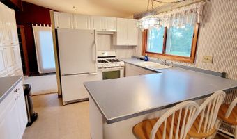 41511 N Country Club Dr, Antioch, IL 60002