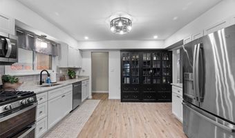 16 Rhodes Ave, Aleppo, PA 15143