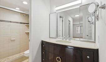 309 YOAKUM Pkwy 1002, Alexandria, VA 22304