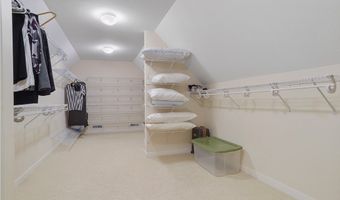 255 Bonnie Ln, Aurora, OH 44202