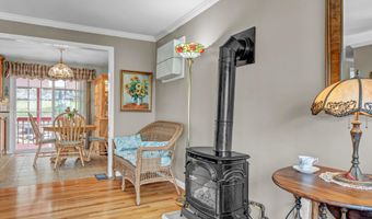 23 Fleetwood Dr, Danbury, CT 06810