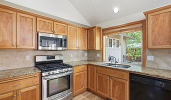 19905 Antler Point Dr, Bend, OR 97702