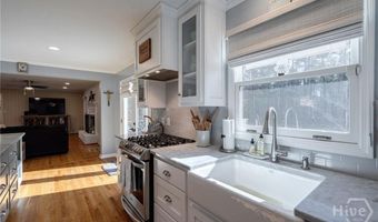 105 Moss Side Dr, Athens, GA 30607