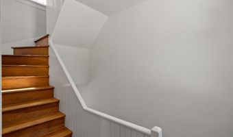 1952 CANTERBURY Rd, Abington, PA 19001