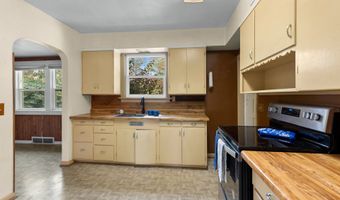 344 S 3RD St, Athena, OR 97813