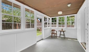 14 Barnsdale Rd, East Providence, RI 02914