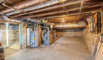 1640 Cranston St, Cranston, RI 02920