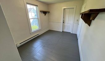 986 S East St #A, Amherst, MA 01002