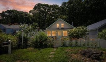69 Overlook Dr, Warwick, RI 02818