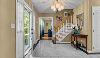 20 Morrison Ave, Middletown, RI 02840