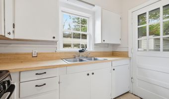 179 Summer Pl, Biloxi, MS 39530