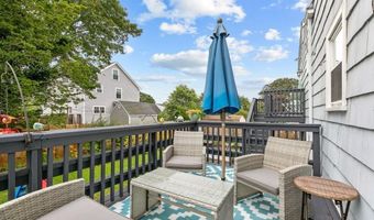 41 Perry Ave, Middletown, RI 02842