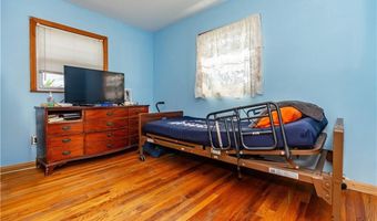 74 Brookhaven Dr, East Providence, RI 02914