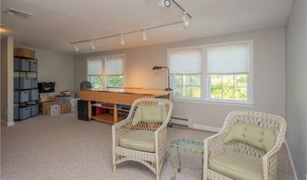 198 Gibbs Ave, Newport, RI 02840