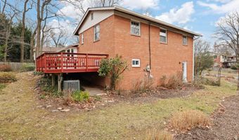 6815 MAPLECREST Dr, Annandale, VA 22003